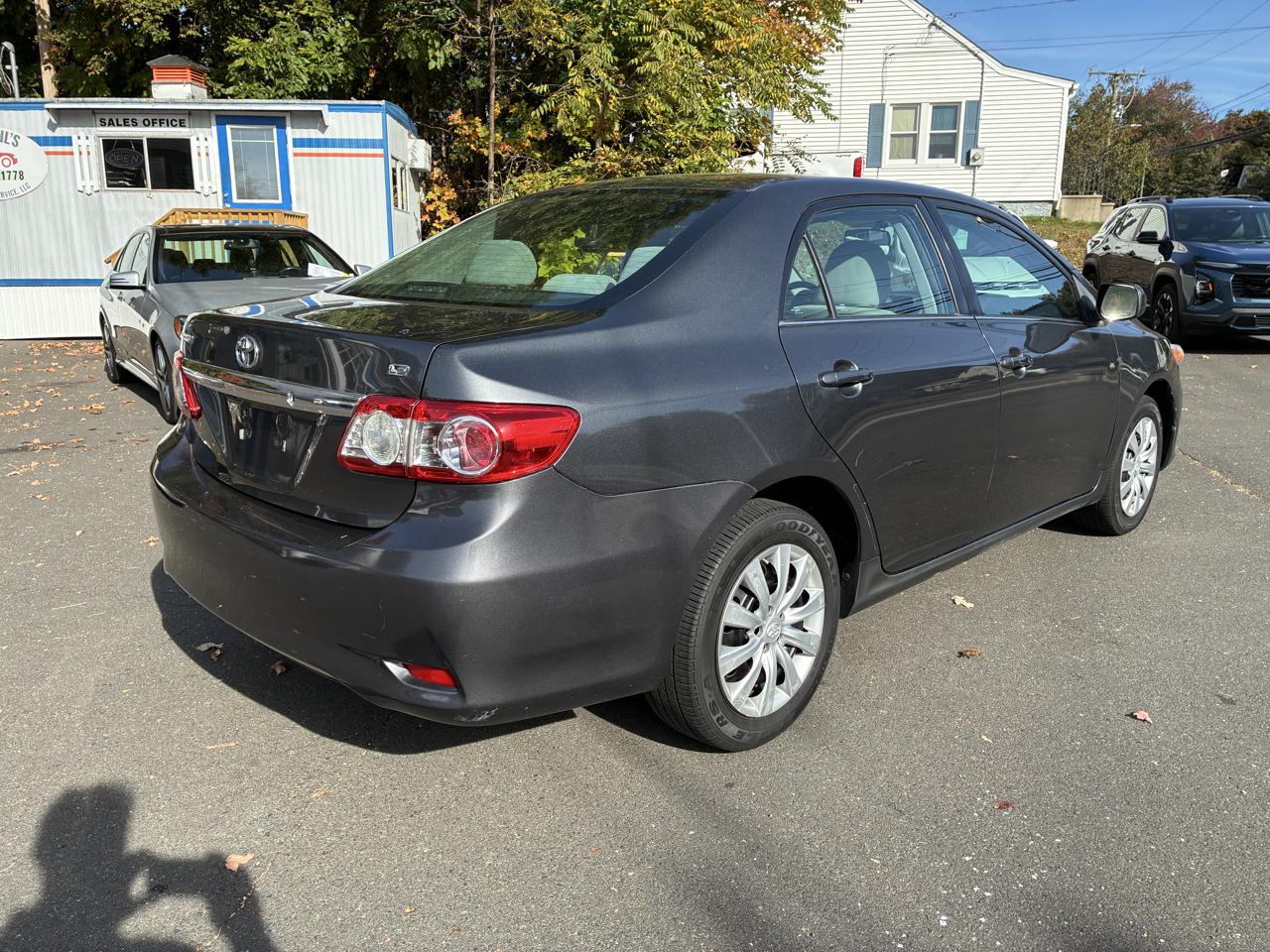 Toyota Corolla 4dr Sdn Auto LE Special Edition (Natl) 2013