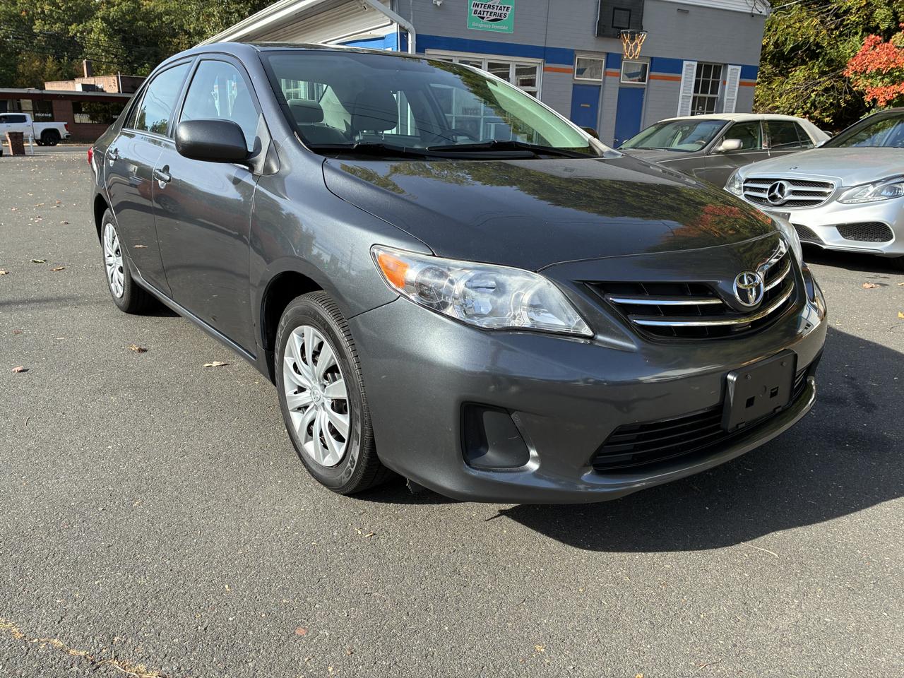 Toyota Corolla 4dr Sdn Auto LE Special Edition (Natl) 2013