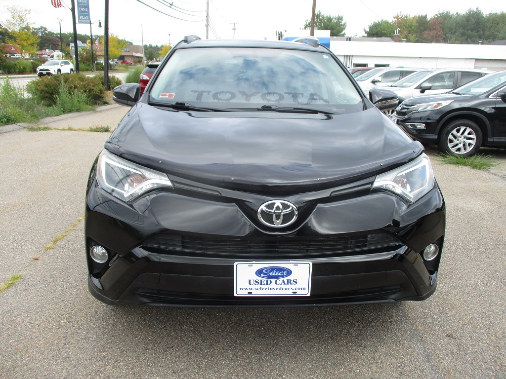 2016 Toyota RAV4 XLE photo 2