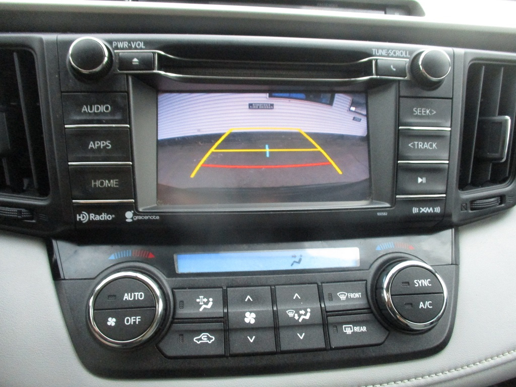 2016 Toyota RAV4 XLE photo 18