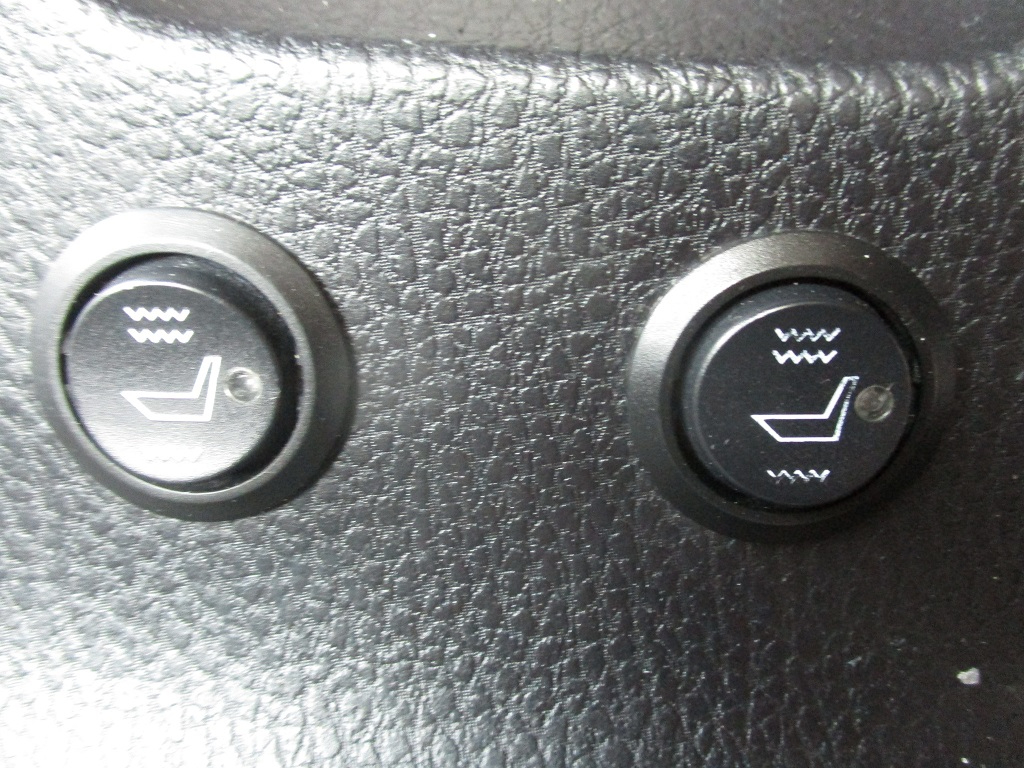 2016 Toyota RAV4 XLE photo 25