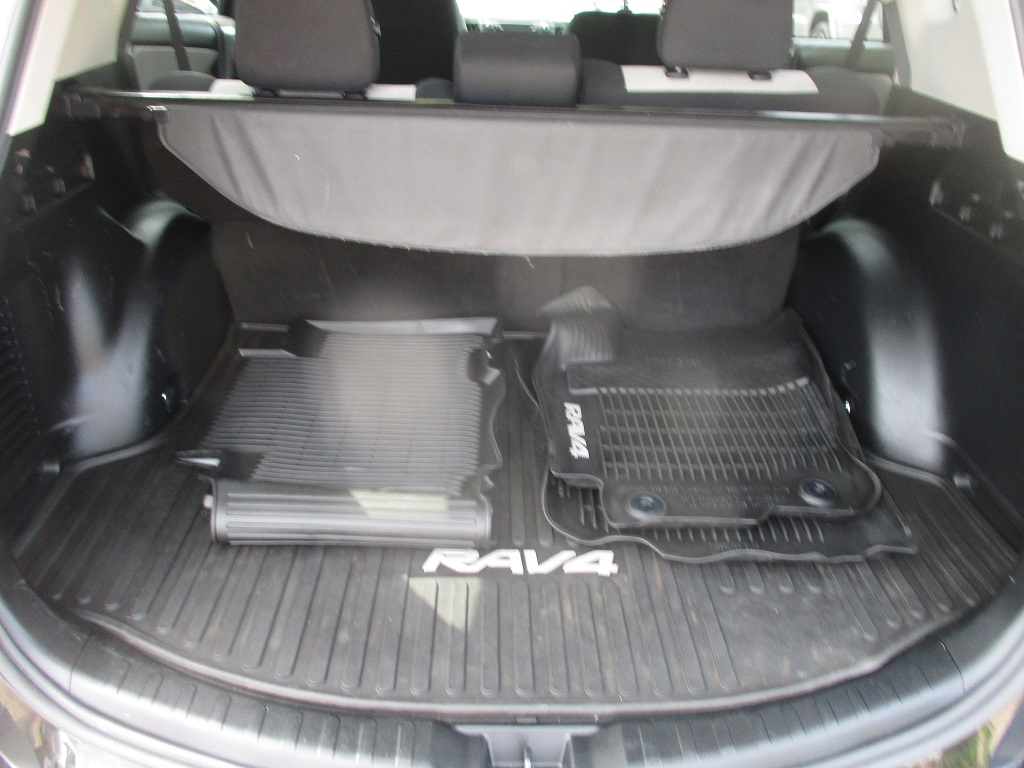 2016 Toyota RAV4 XLE photo 29