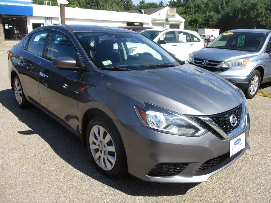 2017 Nissan Sentra S photo 2