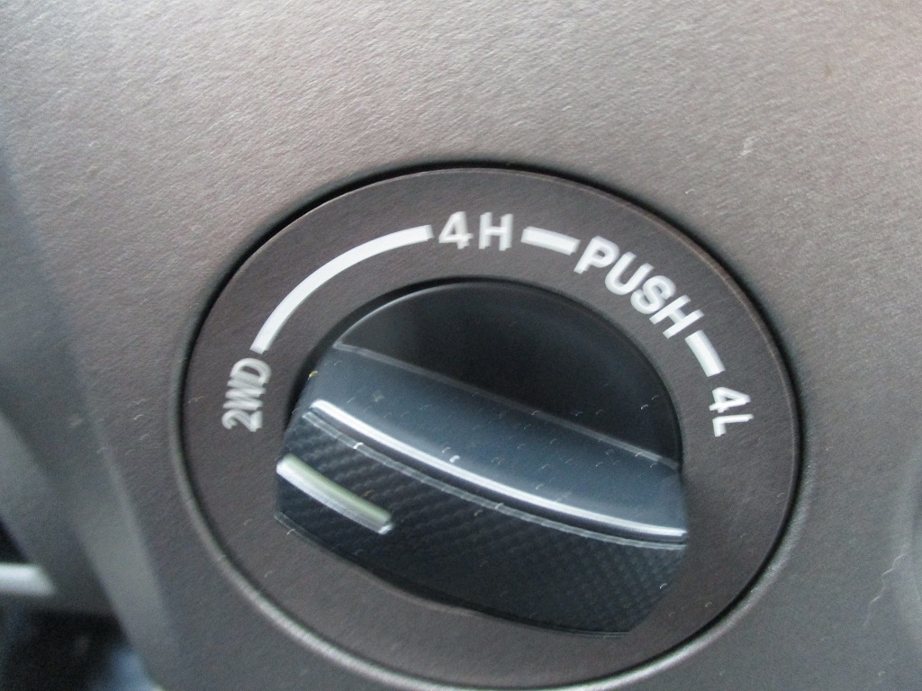 Toyota Tundra 4WD Truck  2012