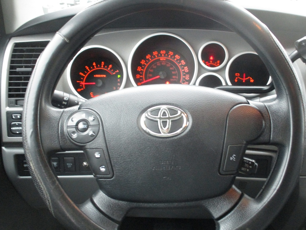 Toyota Tundra 4WD Truck  2012