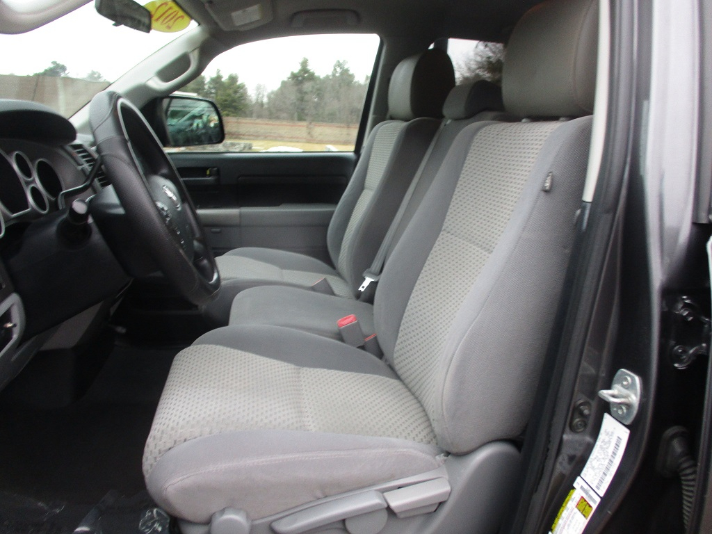 Toyota Tundra 4WD Truck  2012