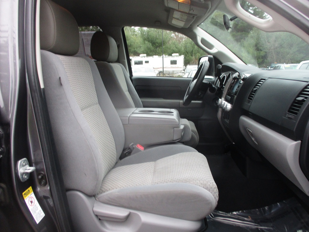 Toyota Tundra 4WD Truck  2012