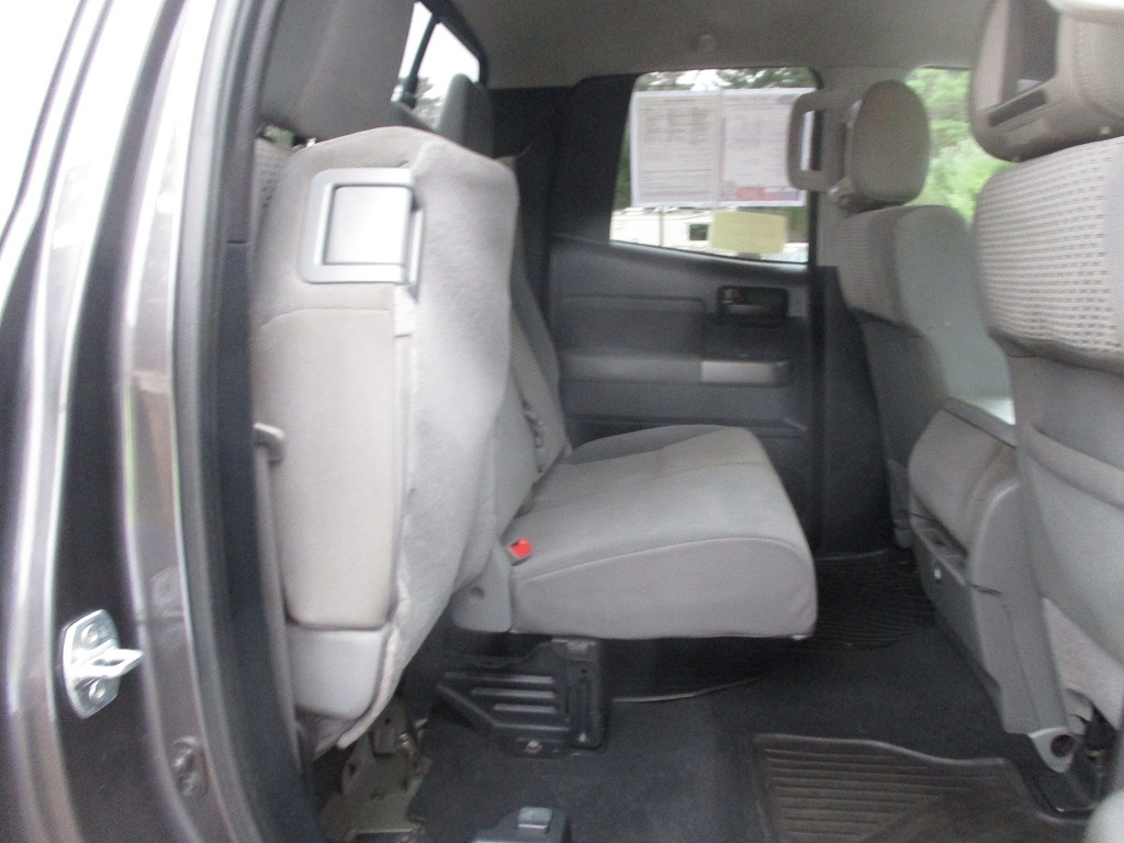 Toyota Tundra 4WD Truck  2012