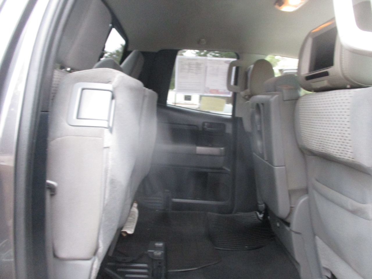 Toyota Tundra 4WD Truck  2012