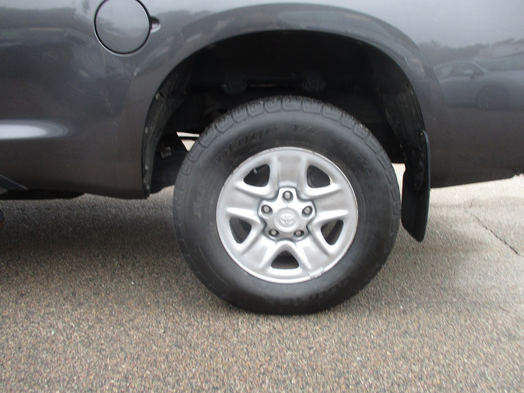 Toyota Tundra 4WD Truck  2012