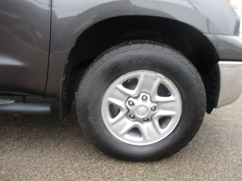 Toyota Tundra 4WD Truck  2012