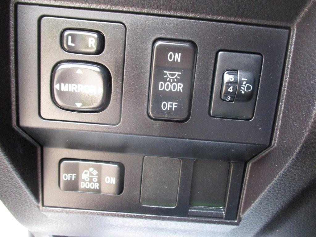 Toyota Tundra 4WD Truck  2016