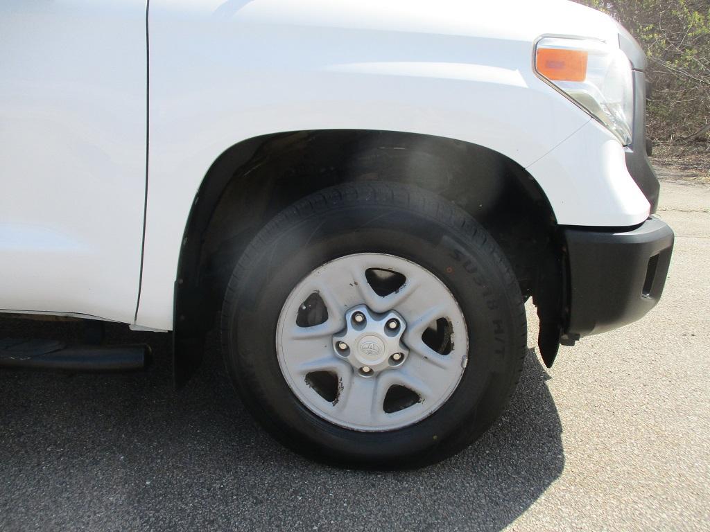 Toyota Tundra 4WD Truck  2016