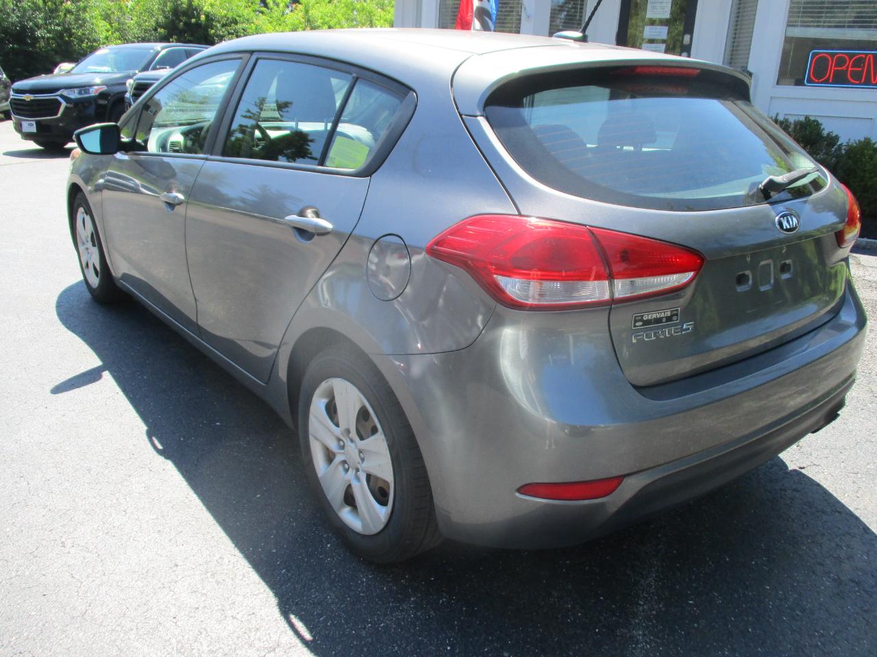 Kia Forte 5-Door  2016