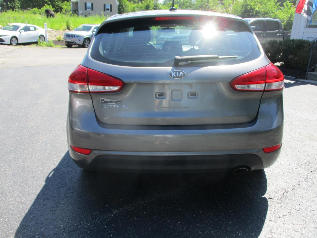 Kia Forte 5-Door  2016
