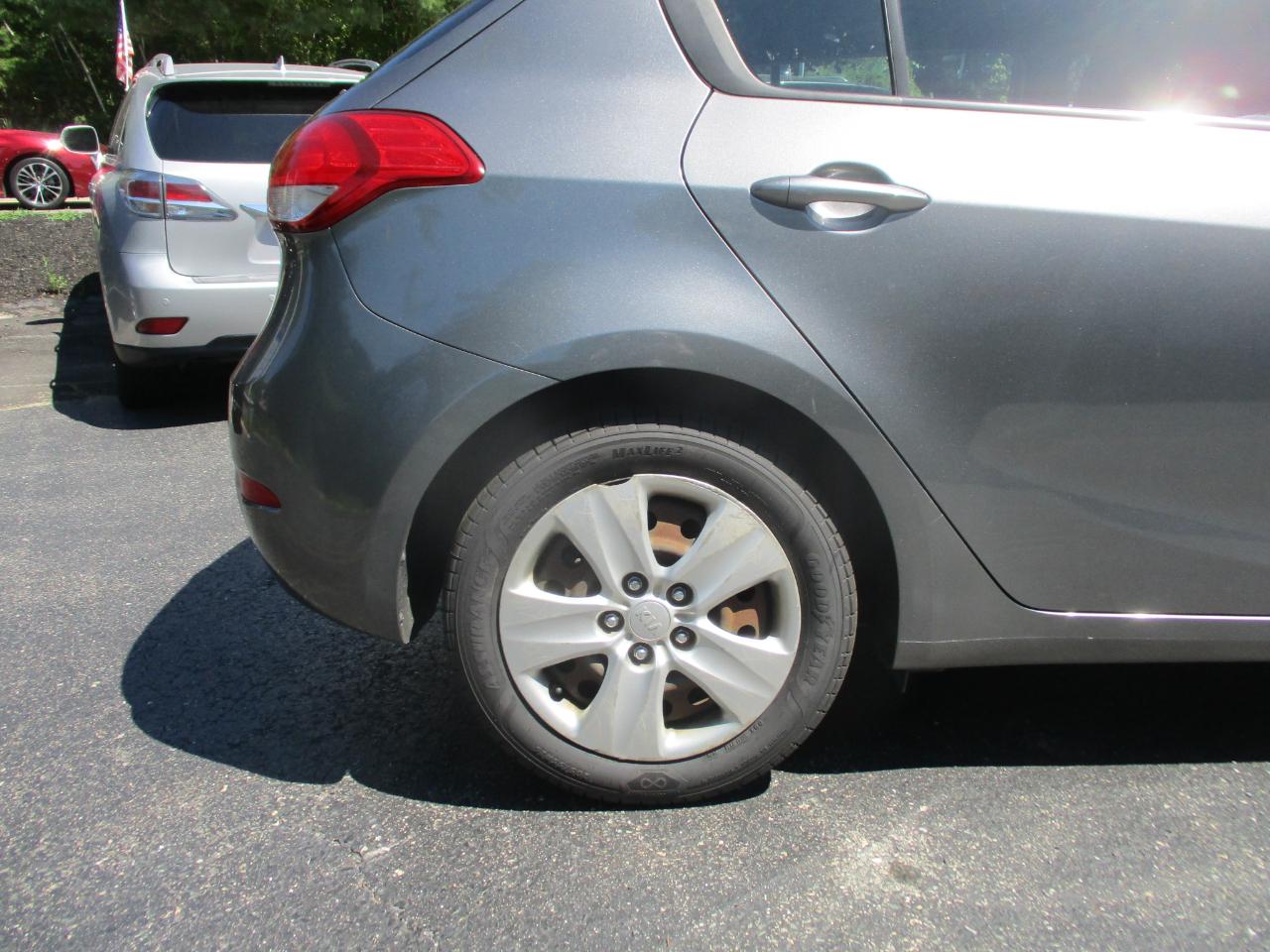 Kia Forte 5-Door  2016