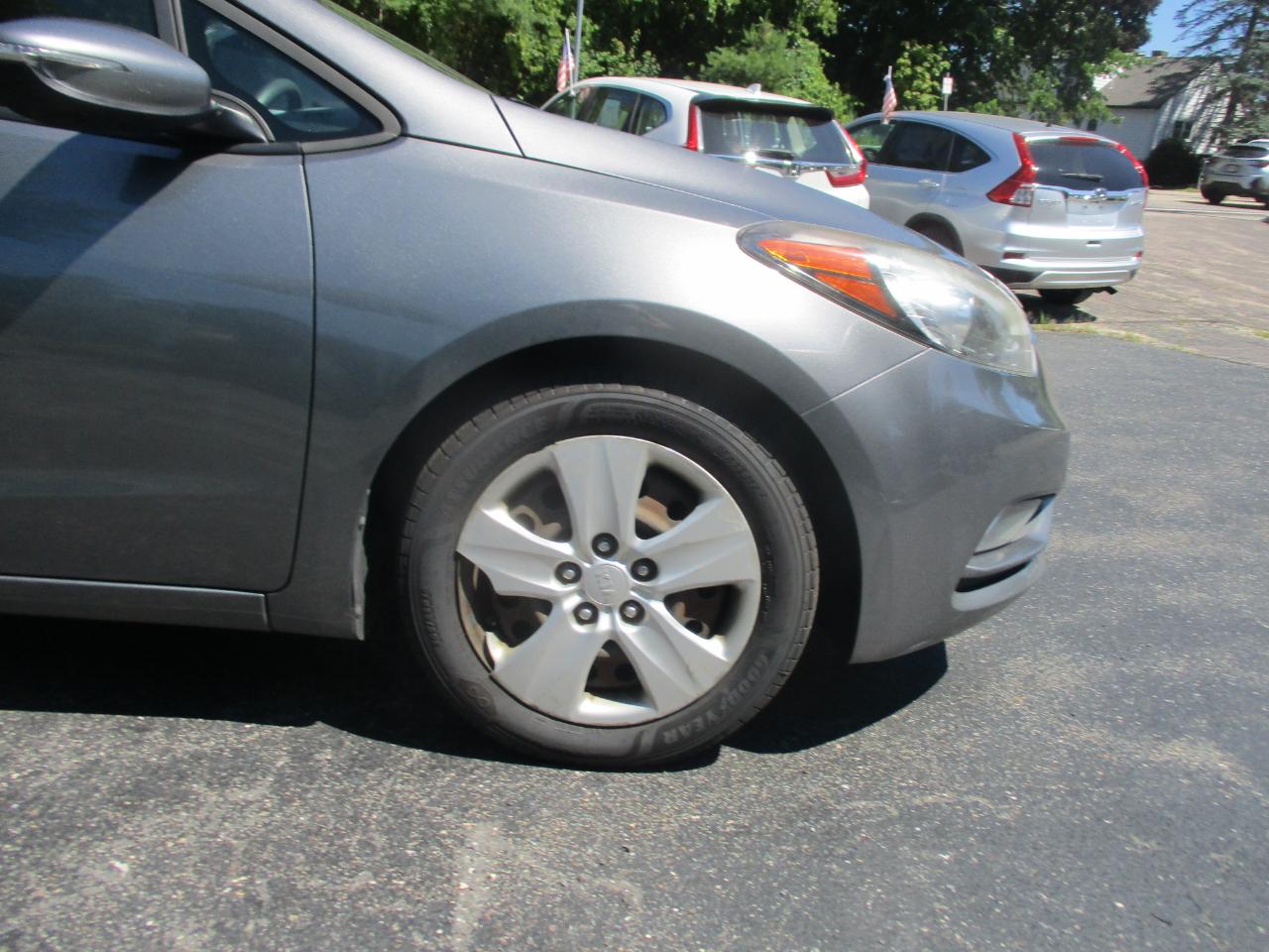 Kia Forte 5-Door  2016