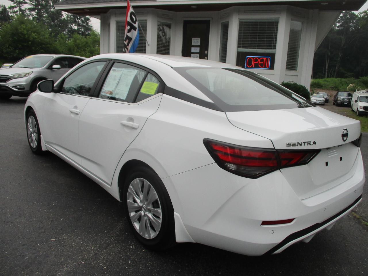 Nissan Sentra S CVT 2020