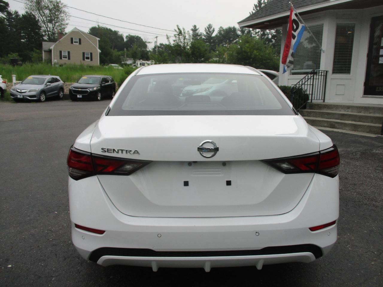 Nissan Sentra S CVT 2020