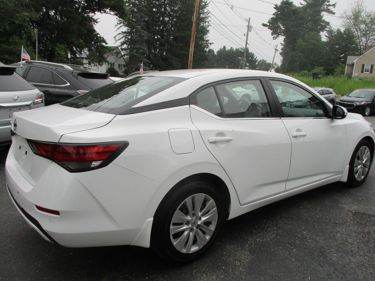 Nissan Sentra S CVT 2020