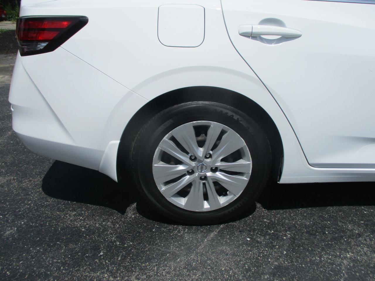 Nissan Sentra S CVT 2020