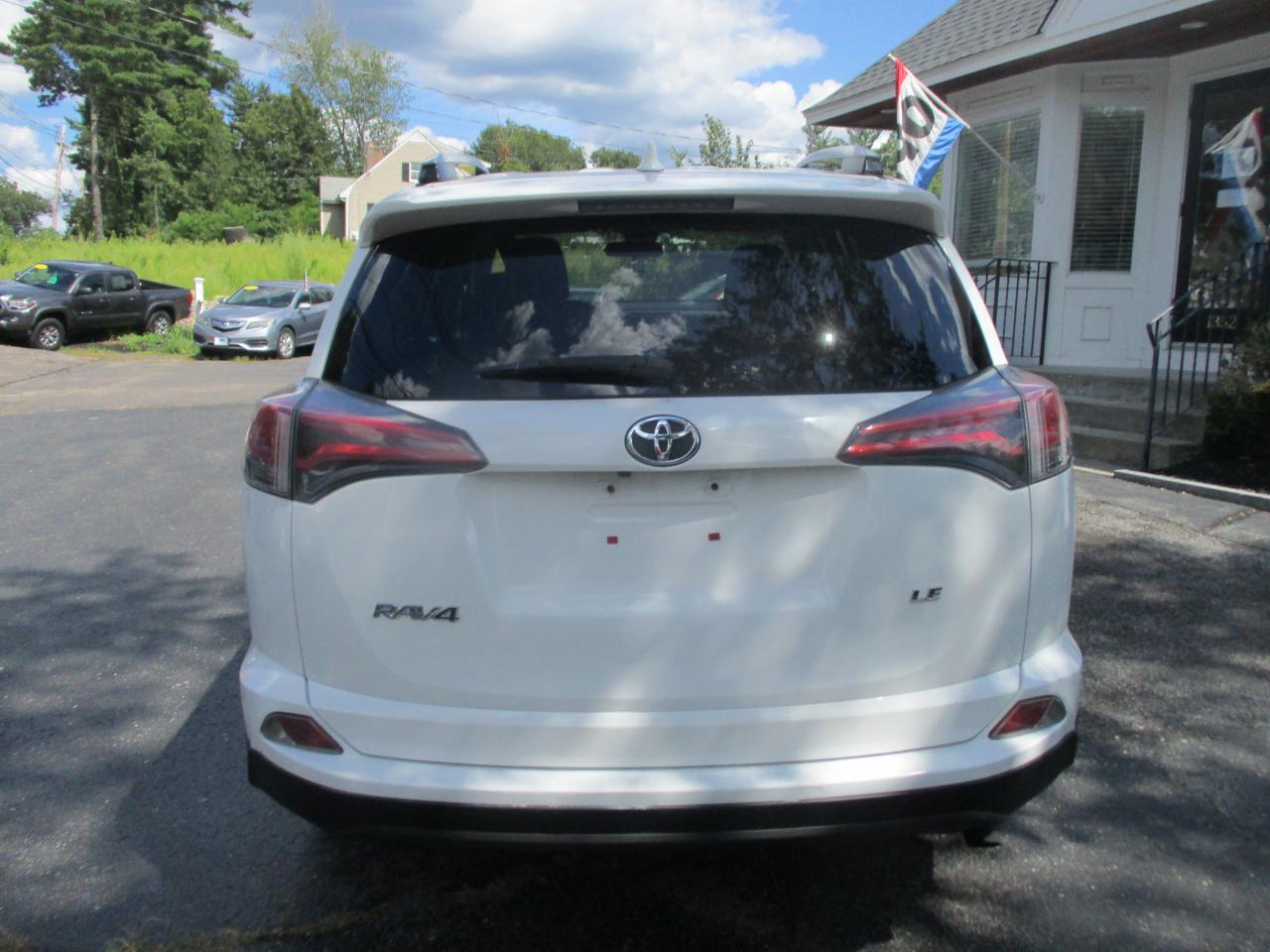 Toyota RAV4 LE 2017