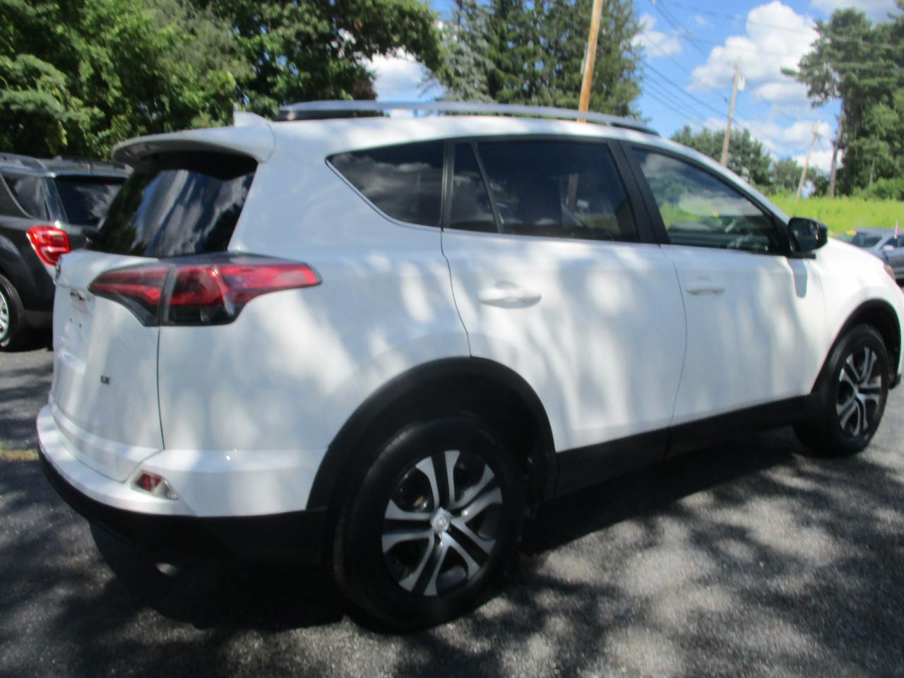 Toyota RAV4 LE 2017