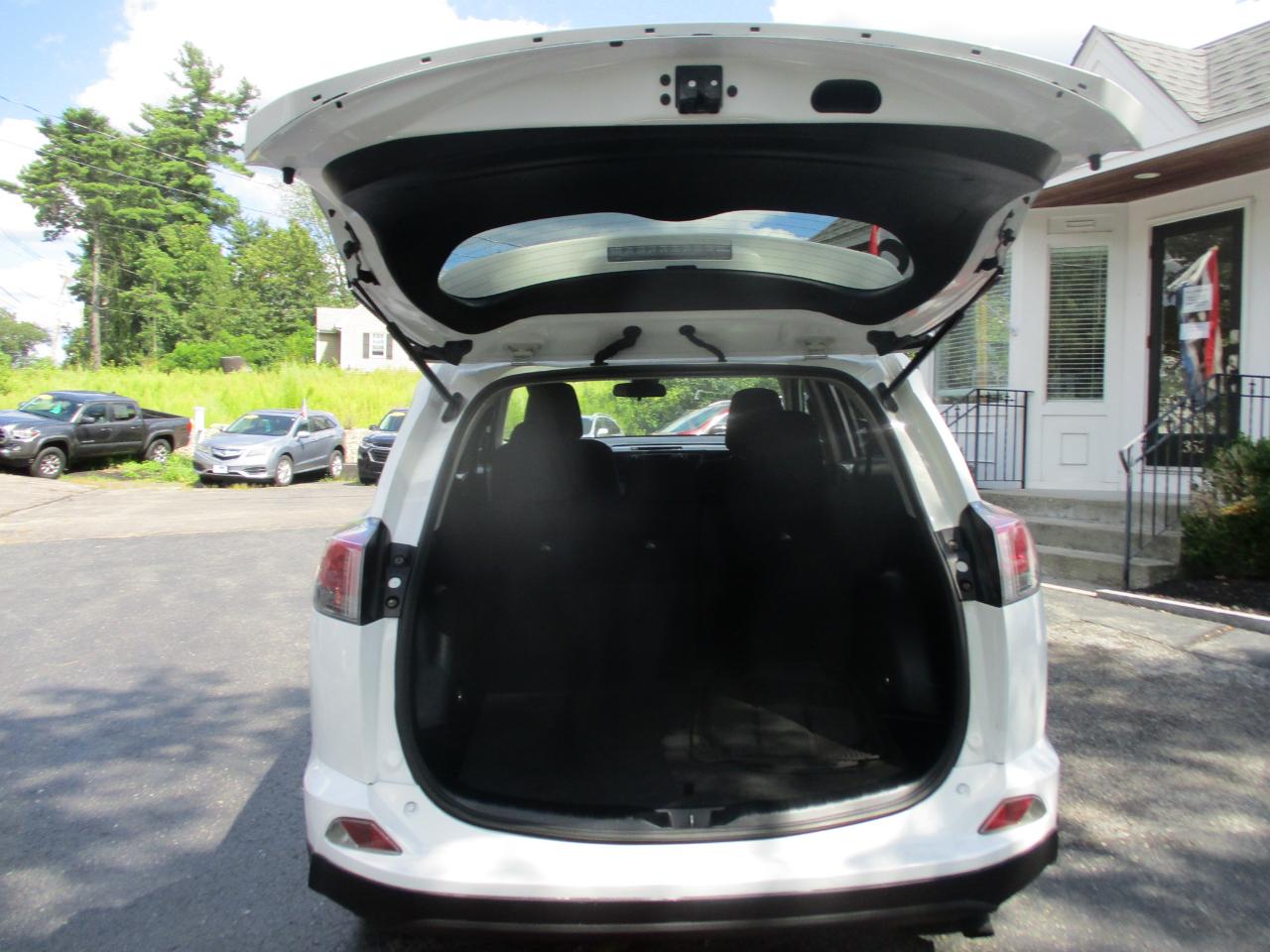 Toyota RAV4 LE 2017