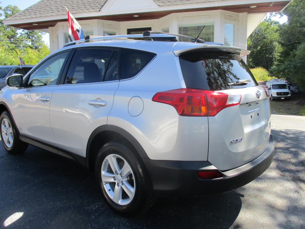 Toyota RAV4 XLE AWD 2013