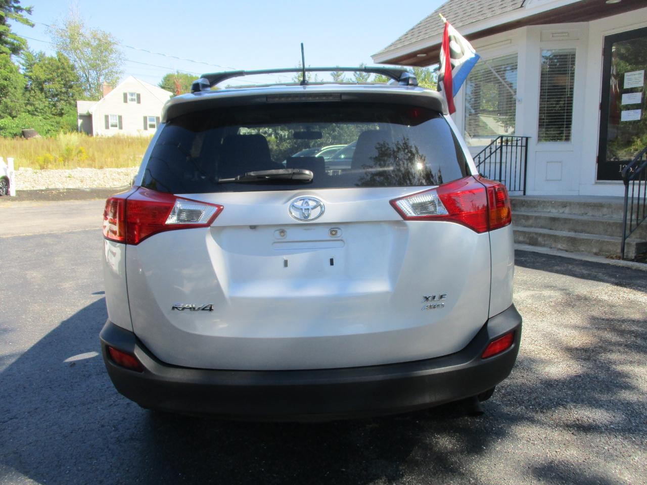 Toyota RAV4 XLE AWD 2013