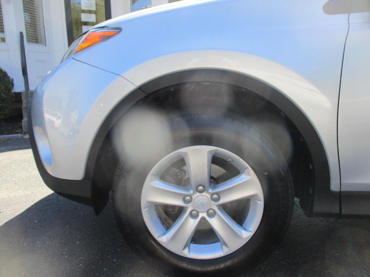Toyota RAV4 XLE AWD 2013