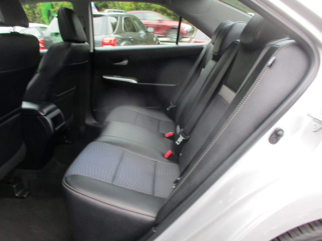 Toyota Camry SE 2012