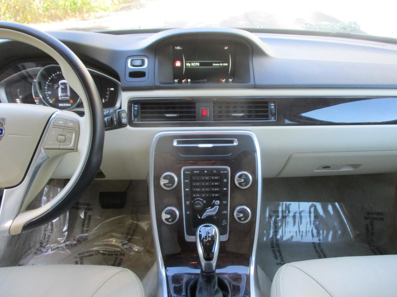 Volvo XC70  2015