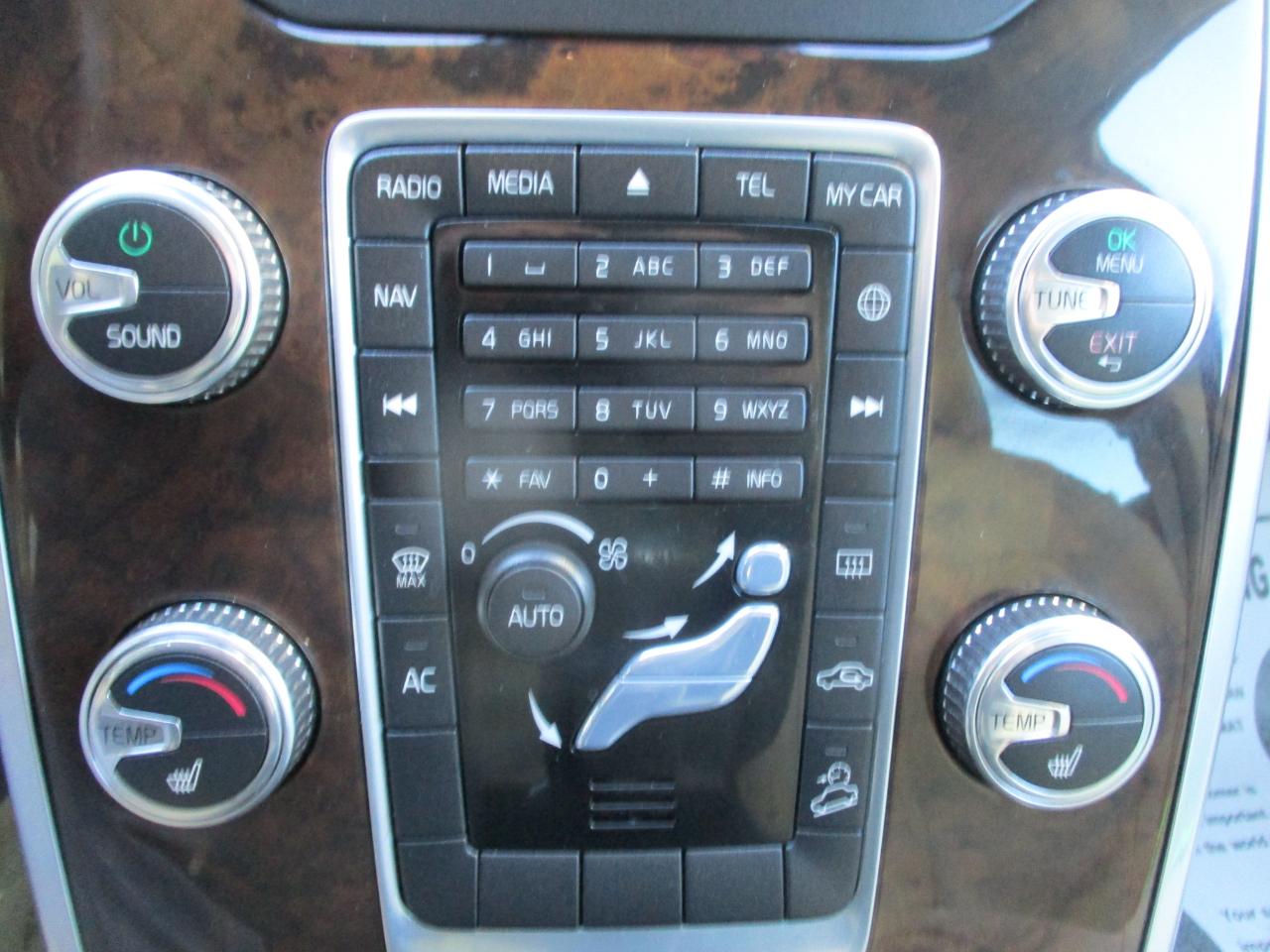 Volvo XC70  2015