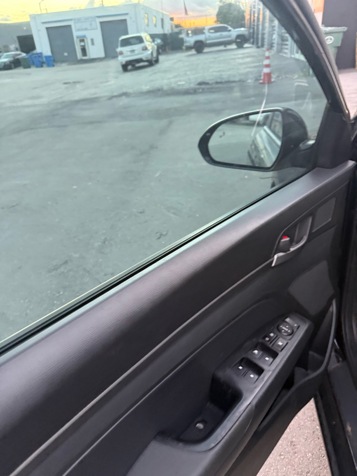 Hyundai Elantra  2017 Hyundai Elantra  2017