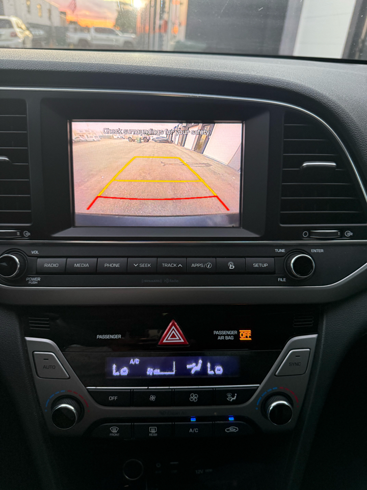 Hyundai Elantra  2017 Hyundai Elantra  2017
