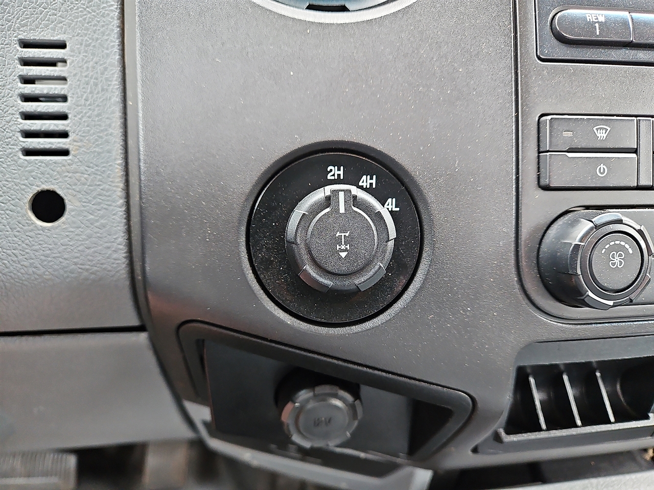 Ford Super Duty F-350 SRW  2015