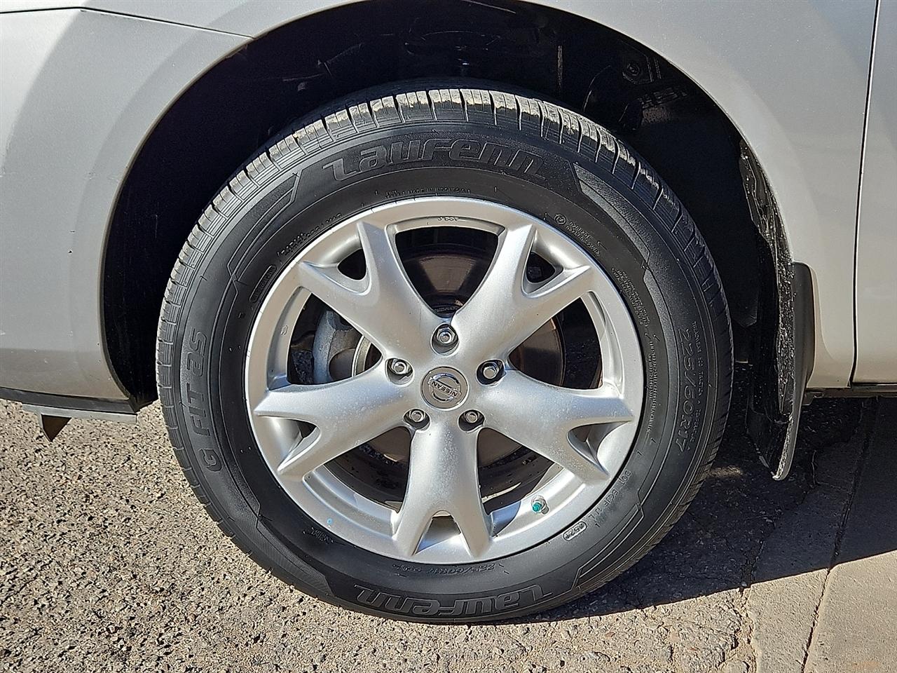 Nissan Rogue FWD 4dr SV 2011