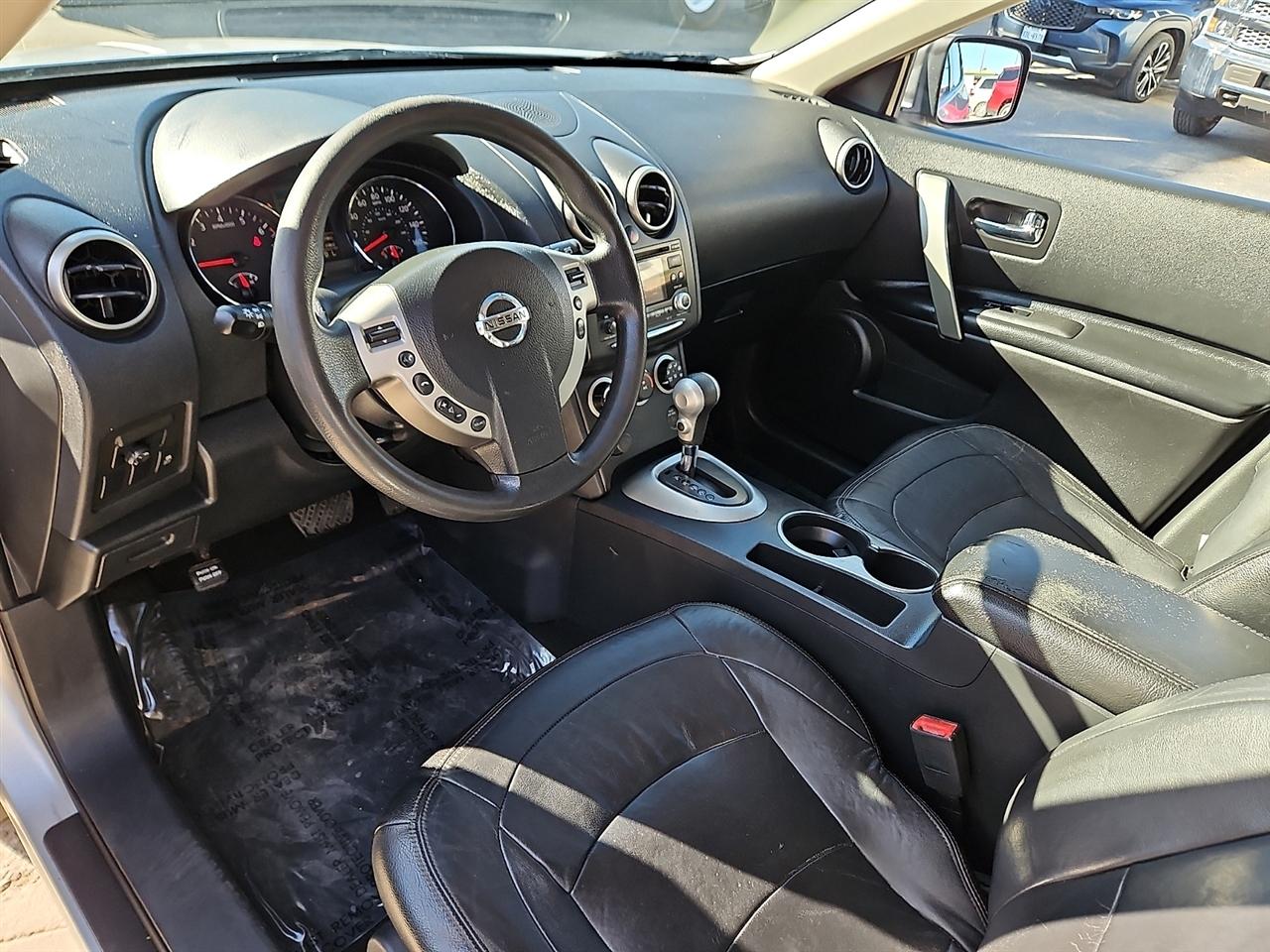 Nissan Rogue FWD 4dr SV 2011