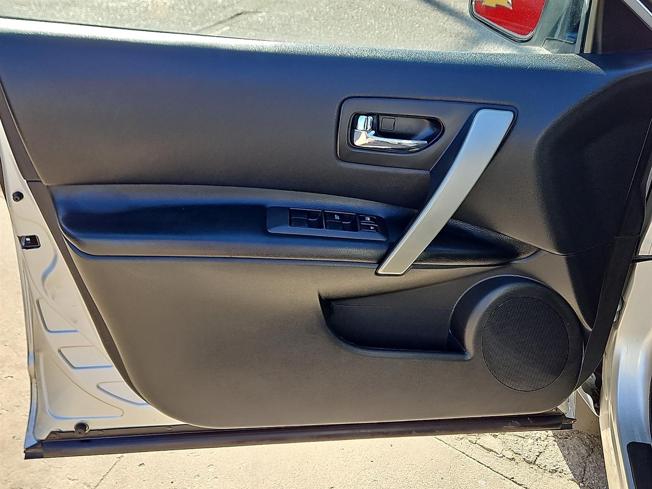 Nissan Rogue FWD 4dr SV 2011