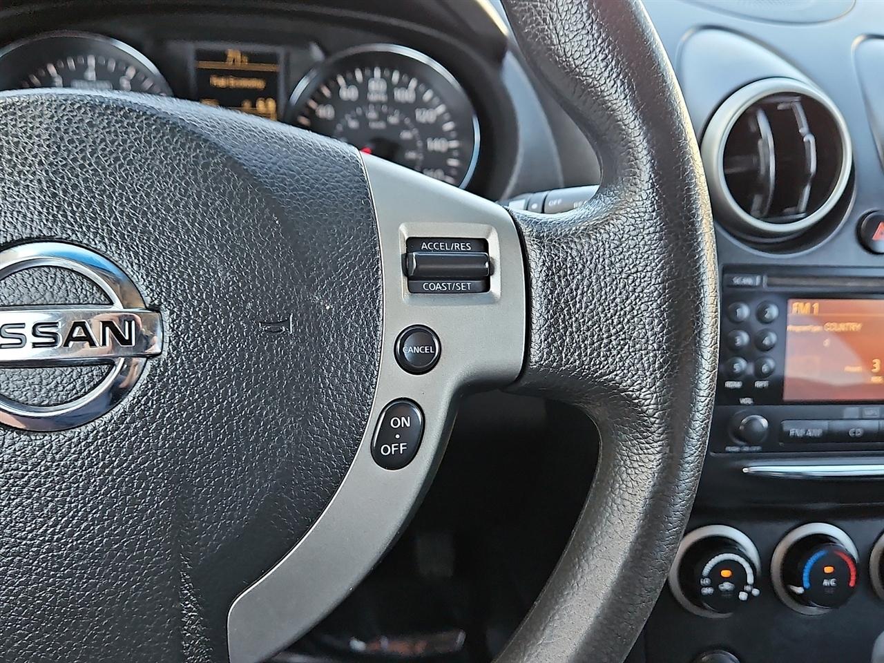 Nissan Rogue FWD 4dr SV 2011