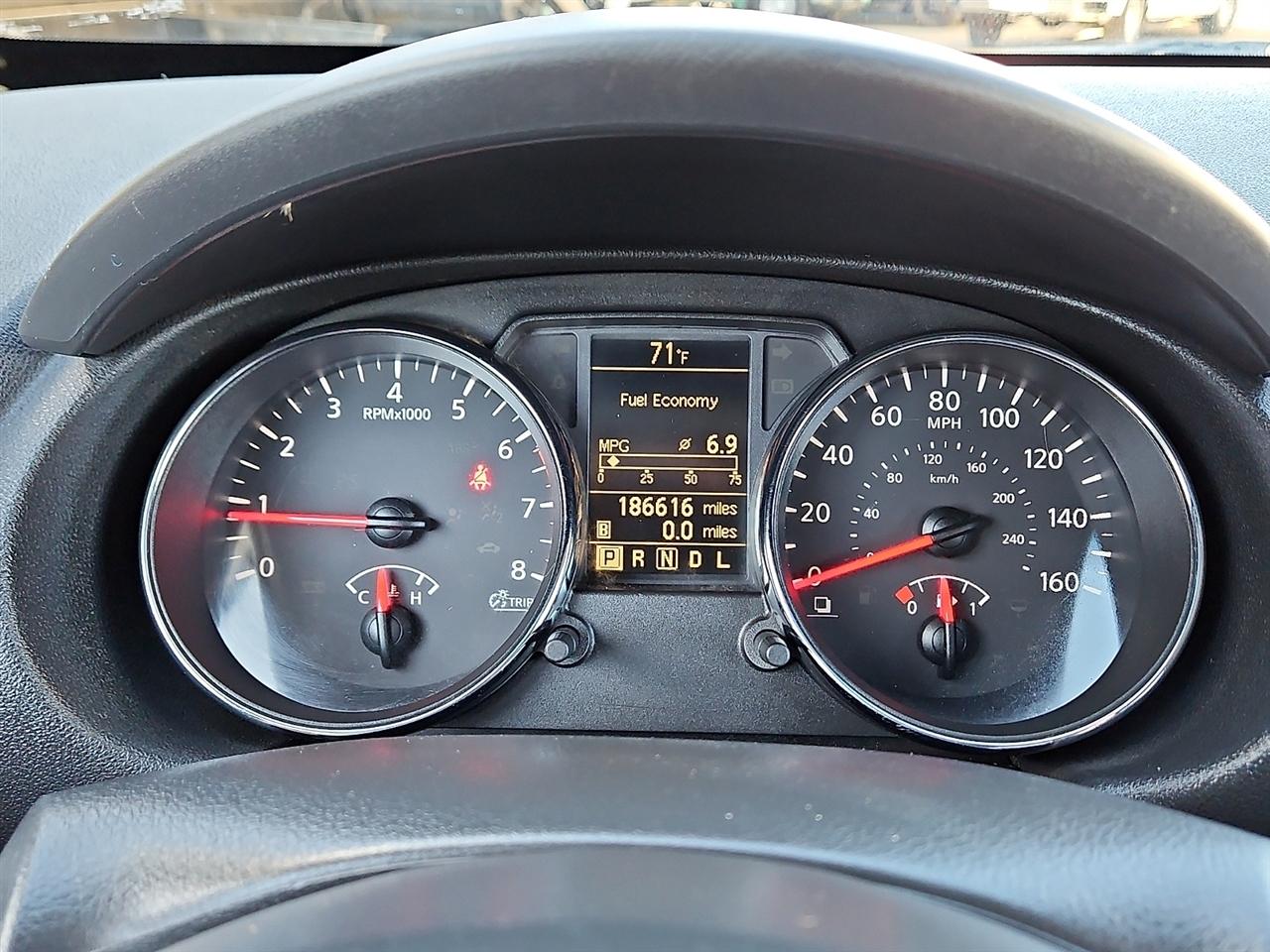 Nissan Rogue FWD 4dr SV 2011