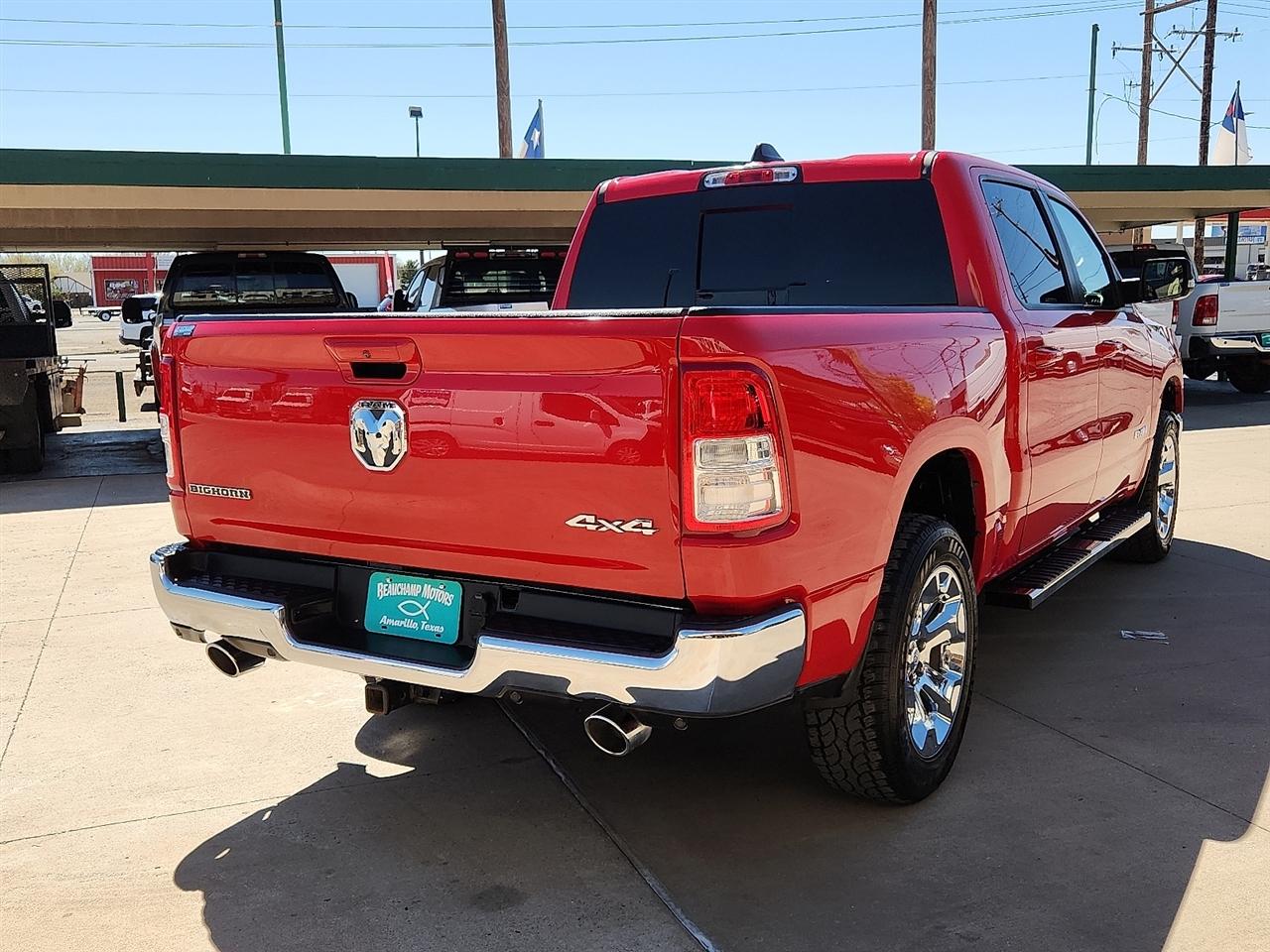 RAM 1500 Big Horn 4x4 Crew Cab 5'7" Box 2021