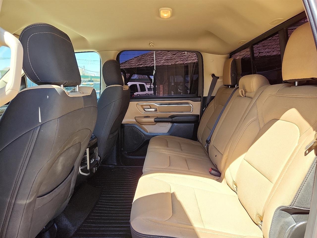 RAM 1500 Big Horn 4x4 Crew Cab 5'7" Box 2021