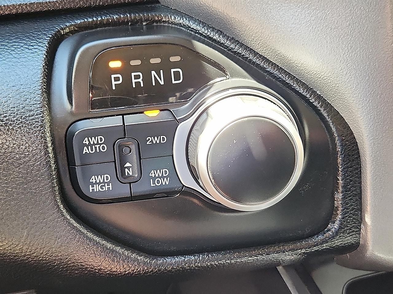 RAM 1500 Big Horn 4x4 Crew Cab 5'7" Box 2021