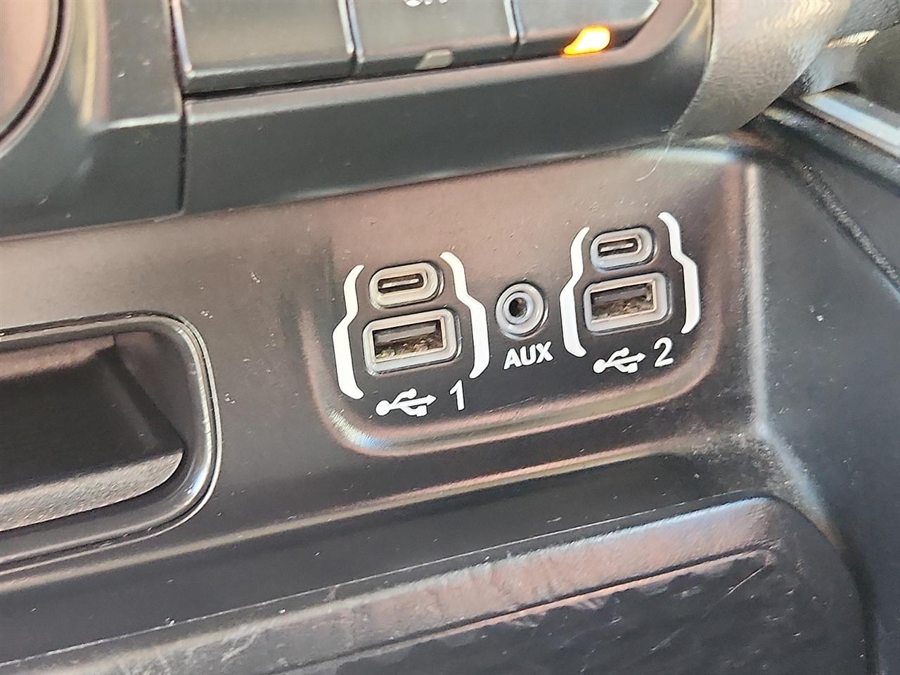 RAM 1500 Big Horn 4x4 Crew Cab 5'7" Box 2021