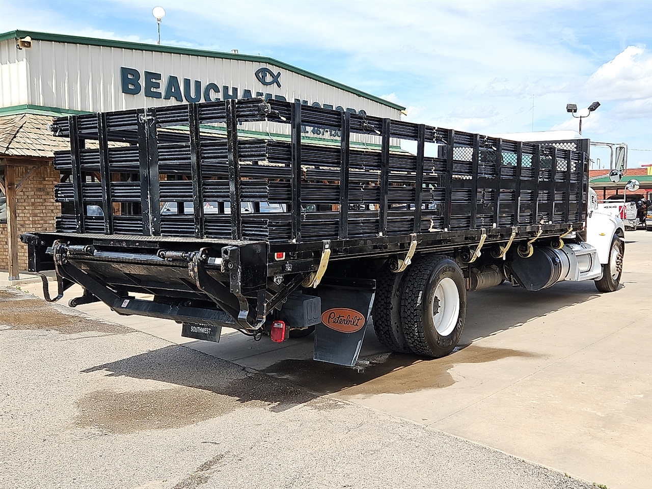 Peterbilt 337  2014 Peterbilt 337  2014