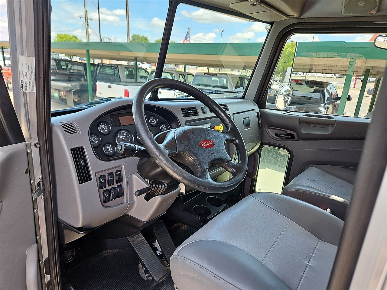 Peterbilt 337  2014 Peterbilt 337  2014