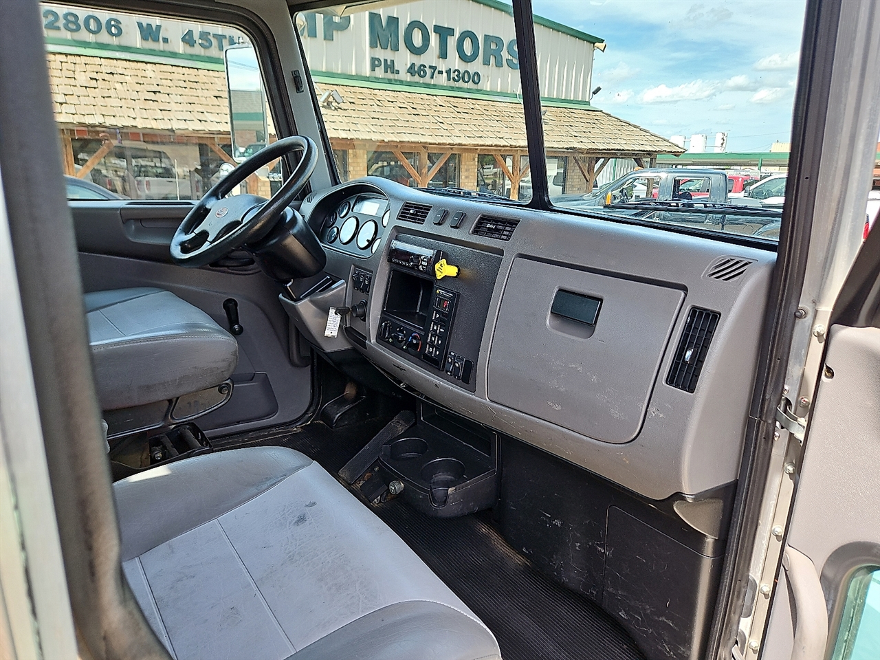 Peterbilt 337  2014 Peterbilt 337  2014