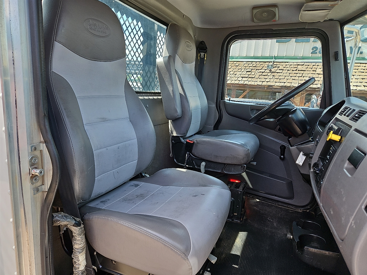 Peterbilt 337  2014 Peterbilt 337  2014